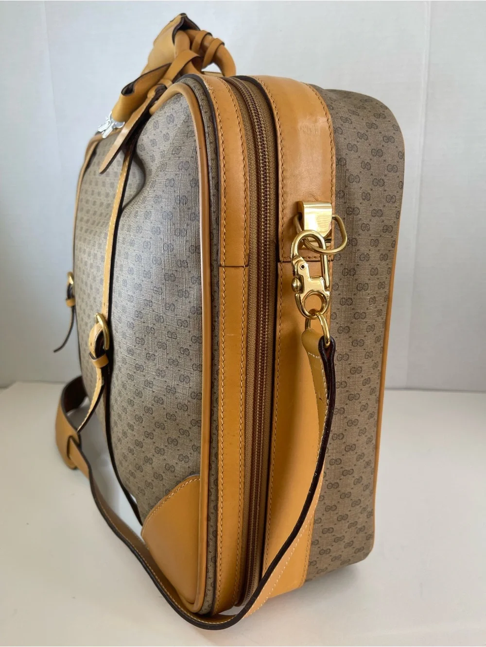 Gucci GG Supreme suitcase